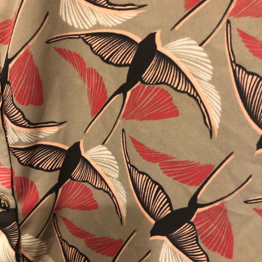 Hummingbird pattern cap sleeve blouse - Picture 3 of 3